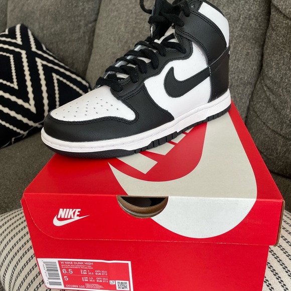 Nike panda dunks - Picture 2 of 8